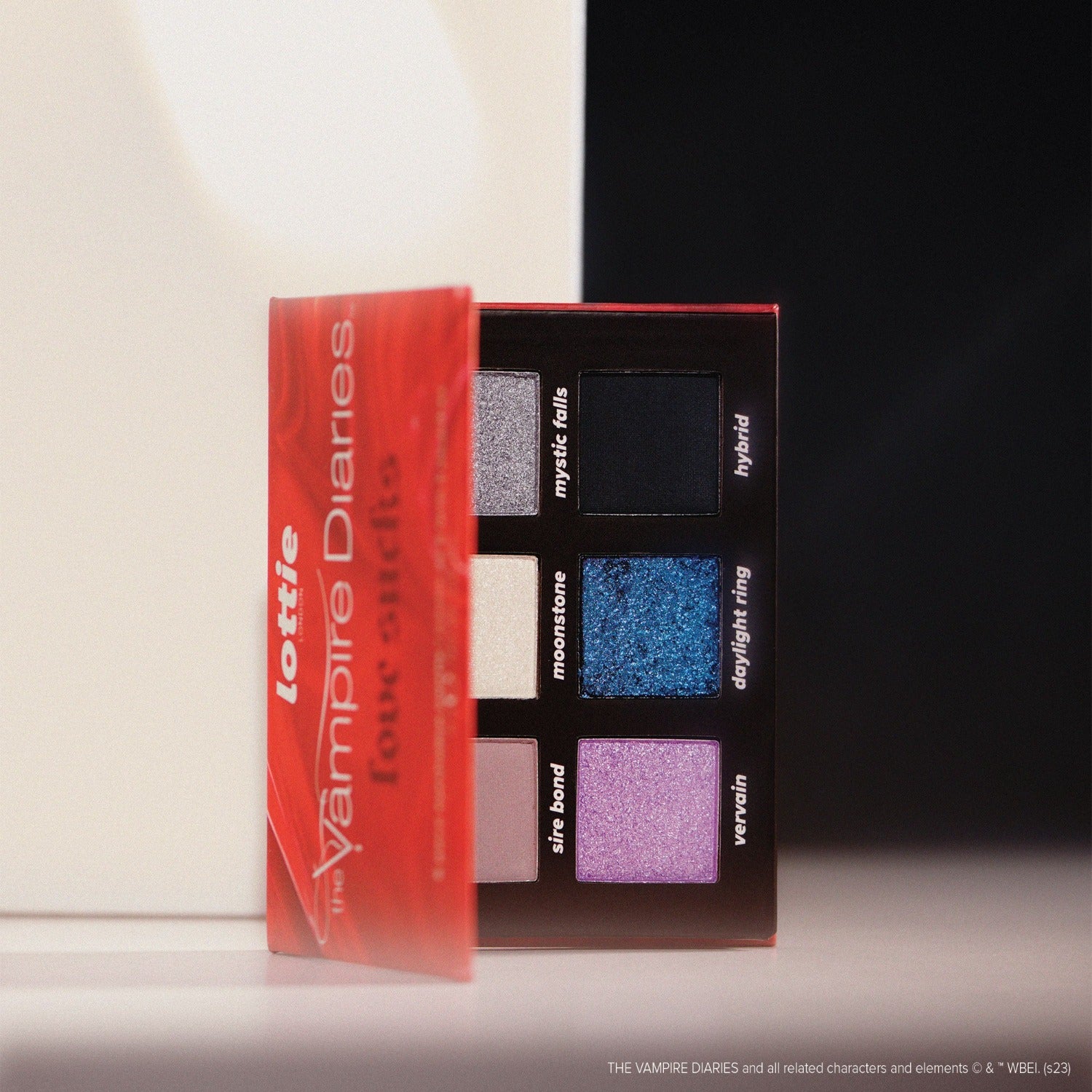 the vampire diaries x love sucks - eyeshadow palette