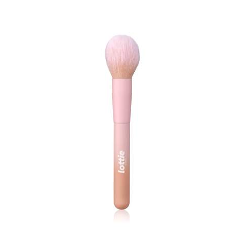 tapered bronzer brush product from Lottie