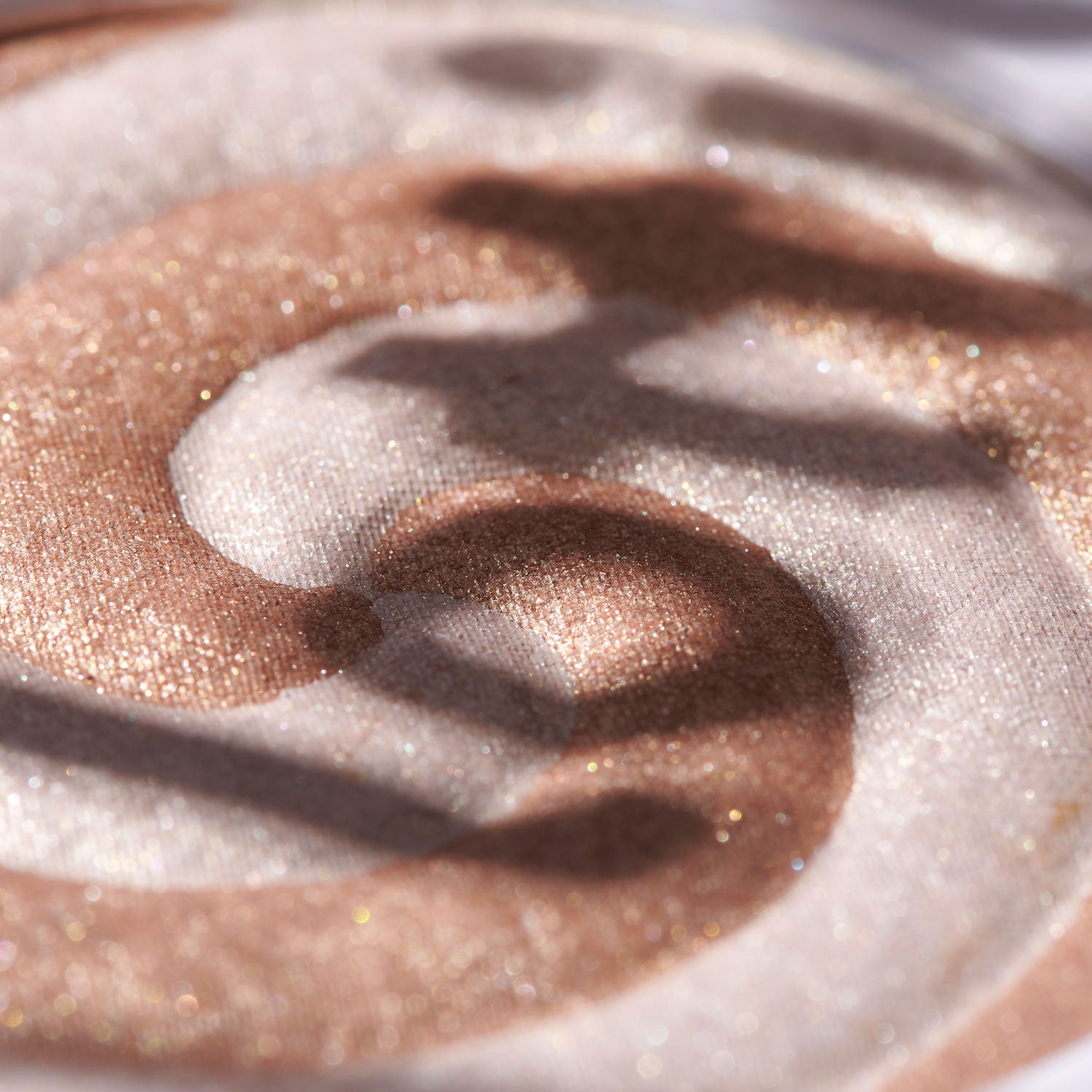 frosted highlighter swirl - cinnamon bun